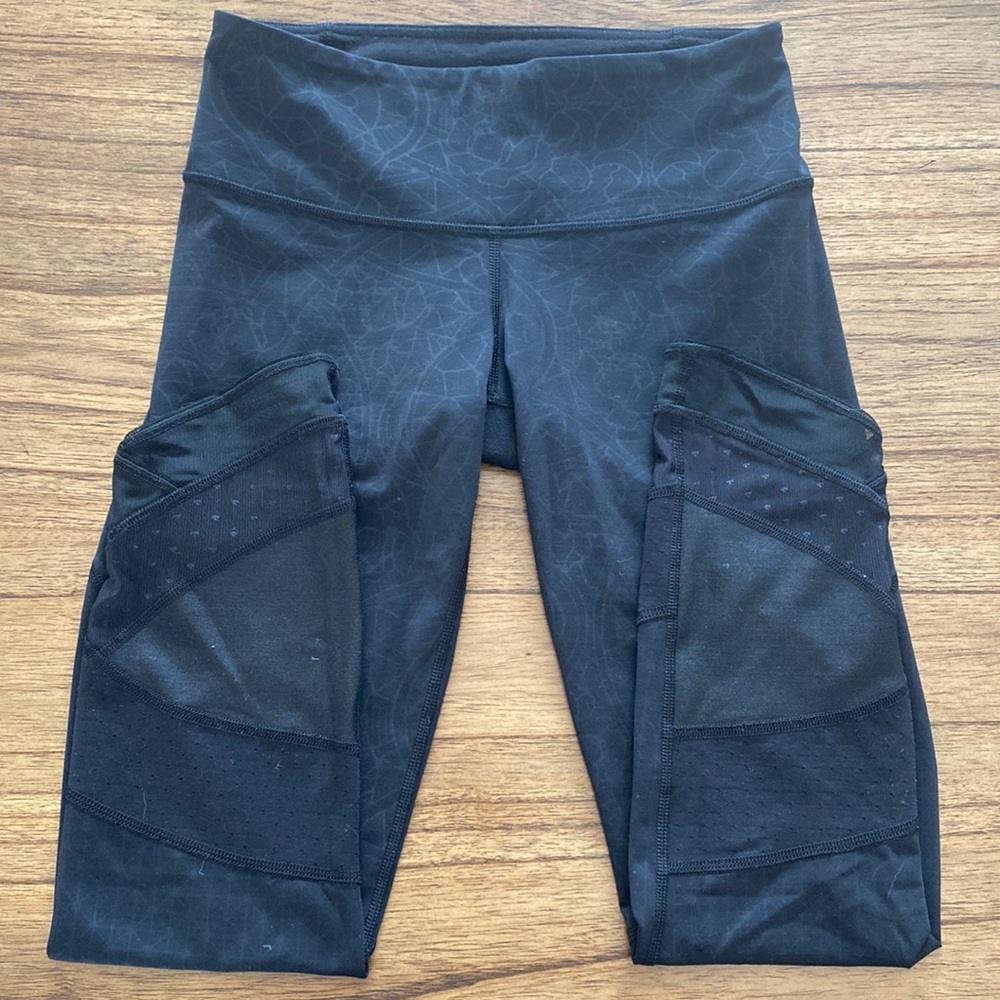 Lululemon Geo Pattern Crop Pant